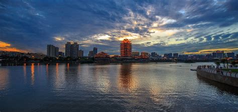 樂至到眉山要多久，且談眉山之旅的時間與風景